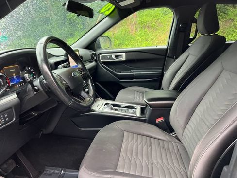 Used 2020 Ford Explorer XLT AWD/4WD image 10