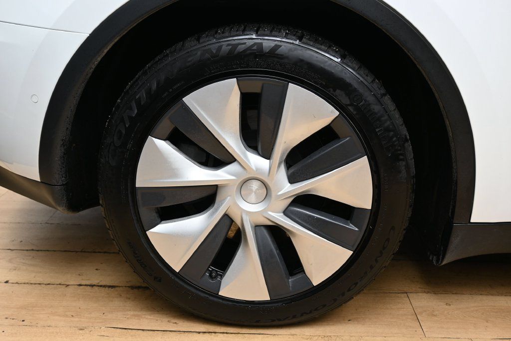 Used 2021 Tesla Model Y Long Range AWD/4WD image 13