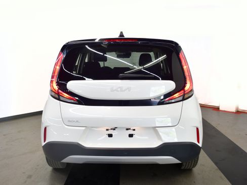 Used 2024 Kia Soul LX w/ Option Group 015 FWD image 6