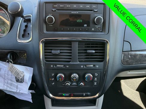 Used 2011 Dodge Grand Caravan Express FWD image 11