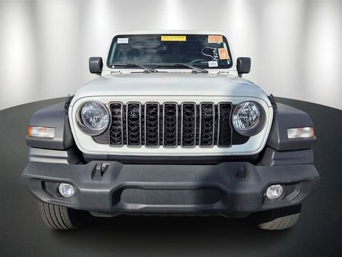 Used 2025 Jeep Wrangler Sport S AWD/4WD image 2