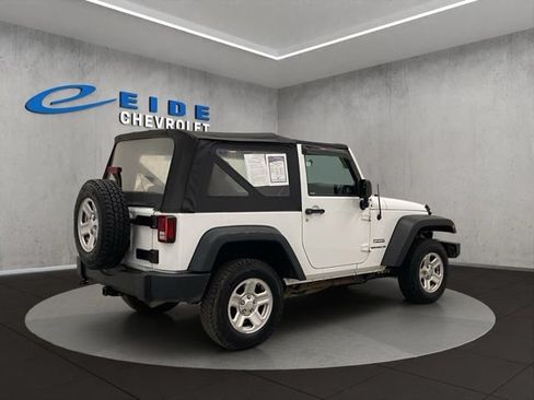 Used 2017 Jeep Wrangler Sport AWD/4WD image 12