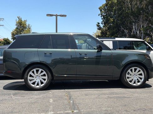 Used 2023 Land Rover Range Rover SE AWD/4WD image 8