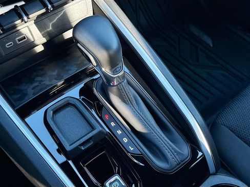 Used 2025 Chevrolet Colorado LT image 17