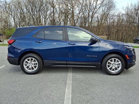 Used 2023 Chevrolet Equinox LS w/ LS Convenience Package image 7