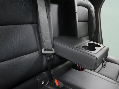 Used 2025 Chevrolet Equinox LT w/ Convenience Package II image 31