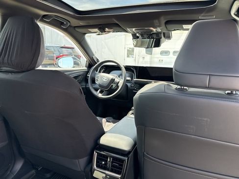 Used 2025 Toyota Crown Signia w/ Advanced Technology Package AWD/4WD image 24