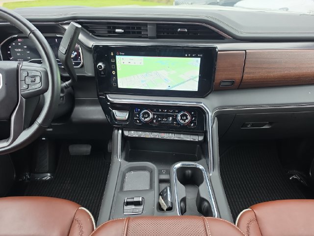 Used 2025 GMC Sierra 2500 Denali Ultimate AWD/4WD image 8