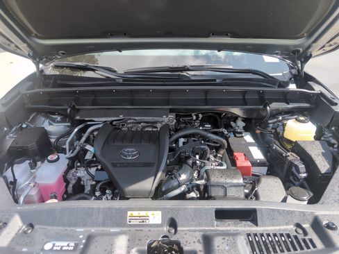 Certified 2026 Toyota Highlander Limited image 34