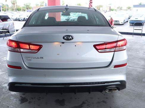 Used 2019 Kia Optima LX FWD image 8