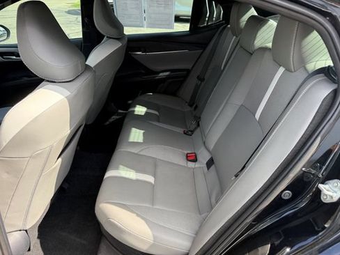 Used 2025 Toyota Camry SE w/ Convenience Package FWD image 16