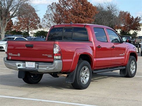 Used 2014 Toyota Tacoma PreRunner image 4