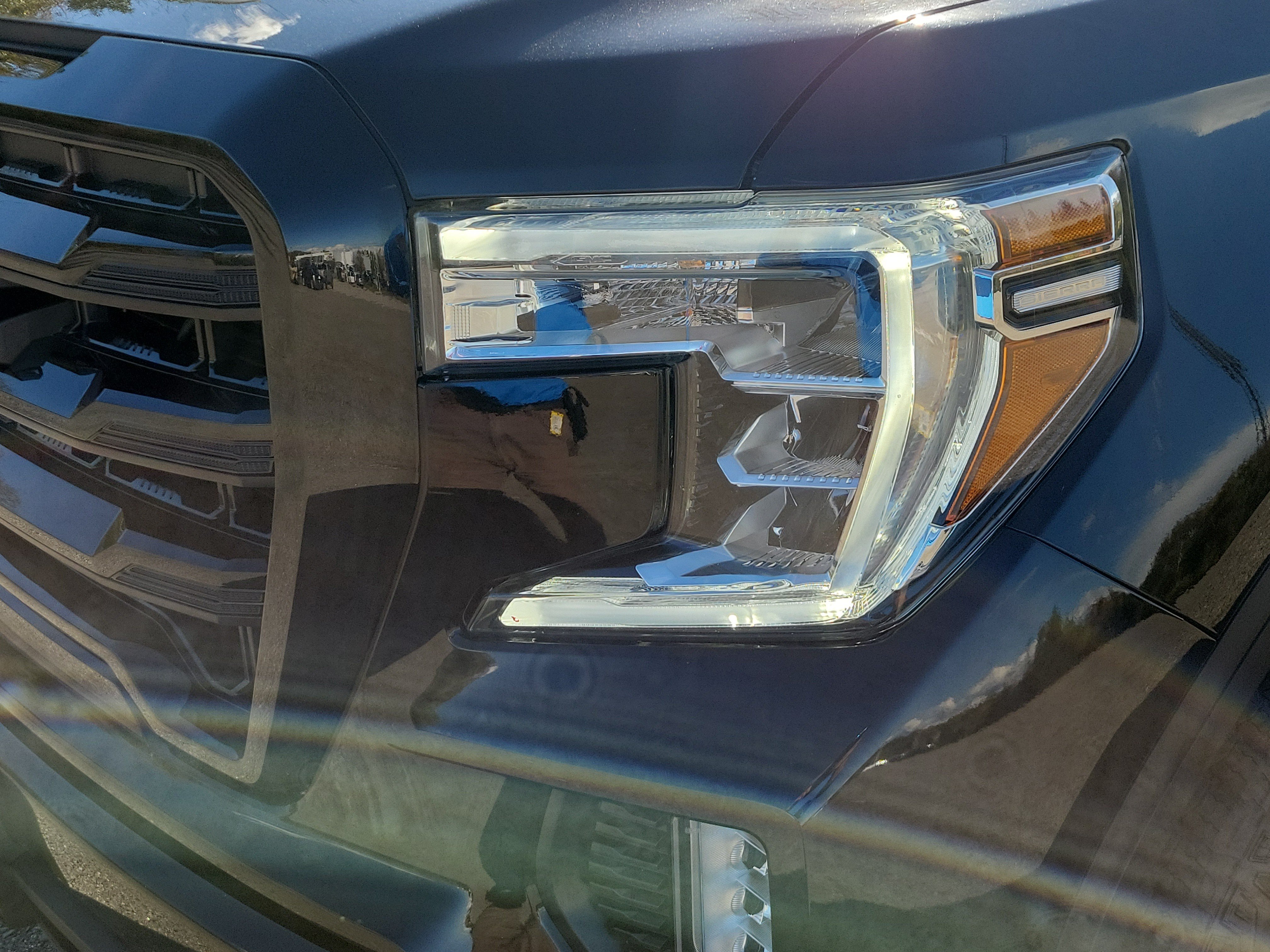 Used 2021 GMC Sierra 1500 Elevation w/ X31 Off-Road Package AWD/4WD image 9
