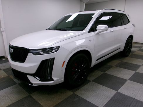 Used 2023 Cadillac XT6 Sport w/ LPO, ONYX Package image 1