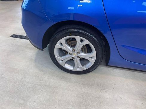 Used 2018 Chevrolet Cruze Premier image 9