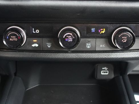 Certified 2023 Honda HR-V LX image 26