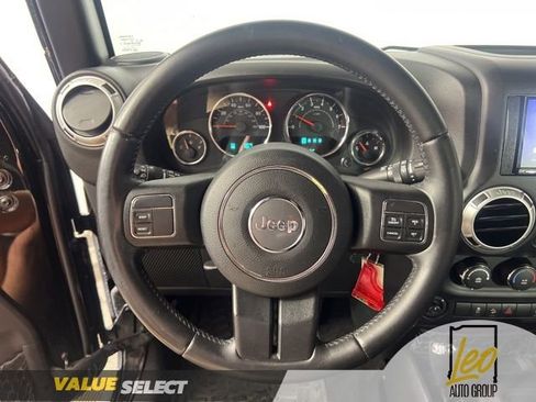 Used 2015 Jeep Wrangler Unlimited Sahara AWD/4WD image 15