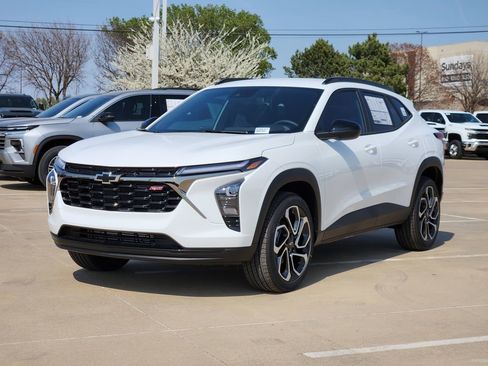 New 2026 Chevrolet Trax RS w/ Driver Confidence Package FWD image 2