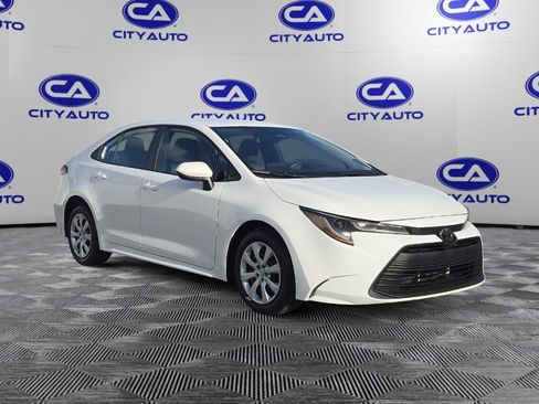 Used 2023 Toyota Corolla LE image 1