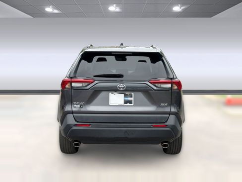 Used 2023 Toyota RAV4 XLE Premium FWD image 10
