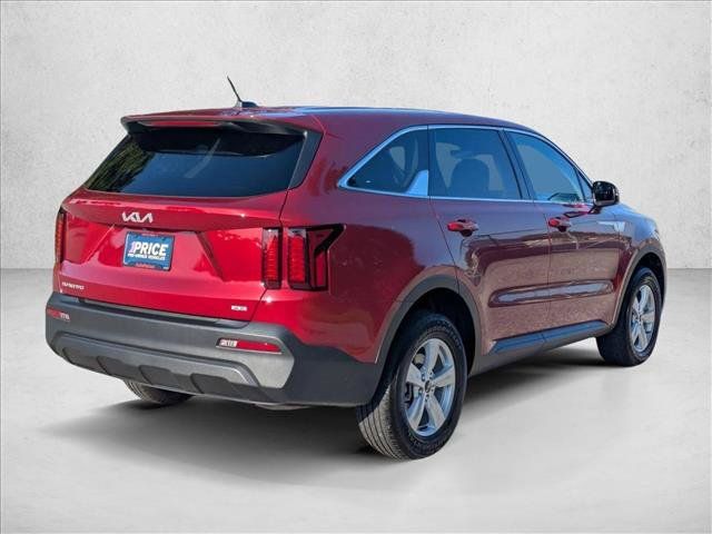 Used 2023 Kia Sorento LX AWD/4WD image 5