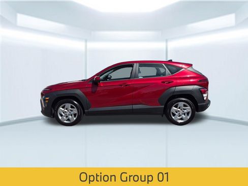 Used 2024 Hyundai Kona SE FWD image 2