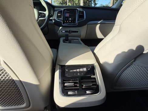 Used 2024 Volvo XC90 B5 Core w/ Climate Package AWD/4WD image 36