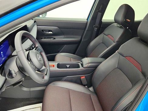 Used 2025 Nissan Kicks SR w/ SR Premium Package AWD/4WD image 20