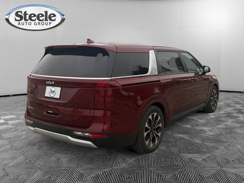 Used 2024 Kia Carnival EX FWD image 5
