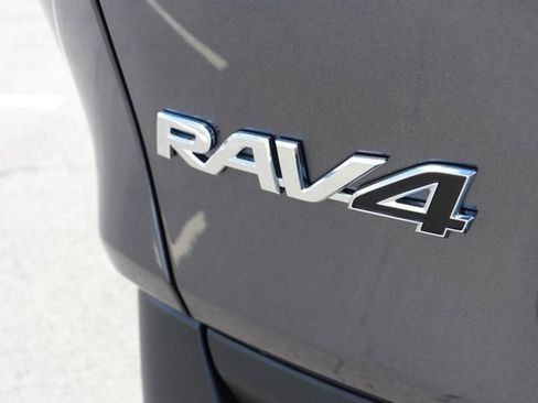 Used 2025 Toyota RAV4 XLE image 7
