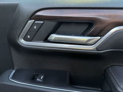 Used 2025 GMC Sierra 1500 SLT image 31