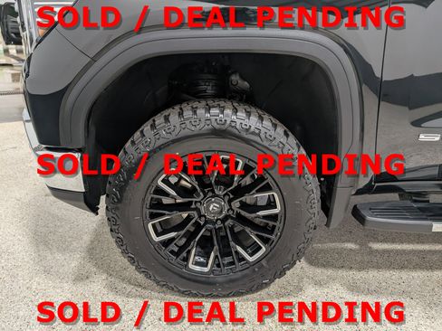 Used 2024 GMC Sierra 1500 SLT w/ SLT Premium Package AWD/4WD image 12
