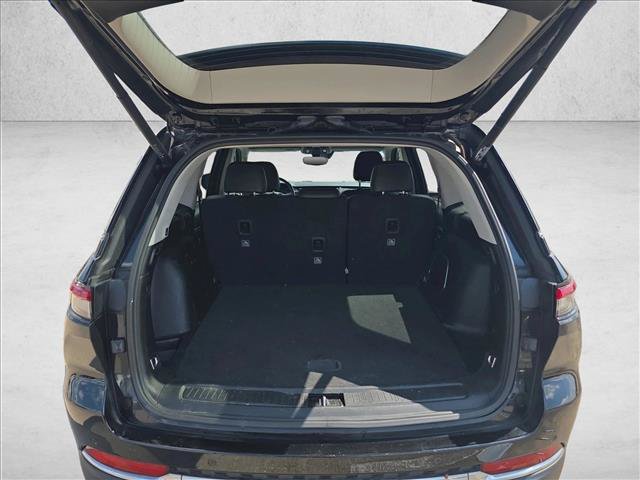 Used 2023 Jeep Grand Cherokee Limited RWD image 6