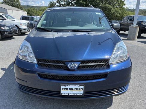 Used 2005 Toyota Sienna CE w/ CE Pkg 1 FWD image 3