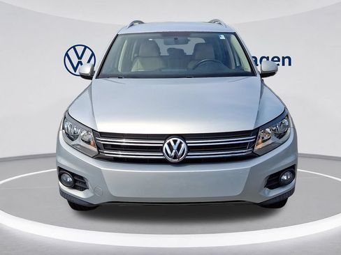 Used 2013 Volkswagen Tiguan SE FWD image 2
