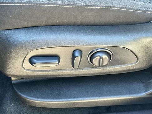 Used 2024 Chevrolet Equinox LT AWD/4WD image 37