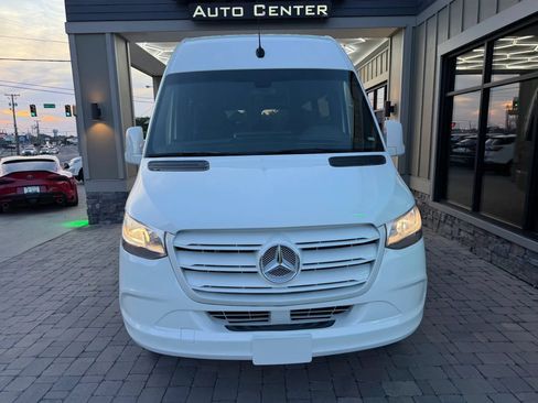 Used 2024 Mercedes-Benz Sprinter 2500 image 30