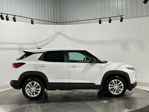 Used 2025 Chevrolet TrailBlazer LS w/ LS Convenience Package FWD image 10