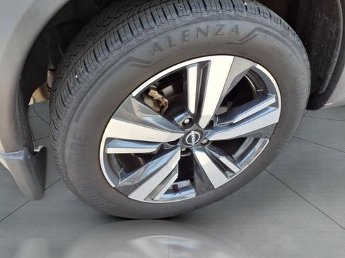 Used 2022 Nissan Rogue SL w/ SL Premium Package image 5