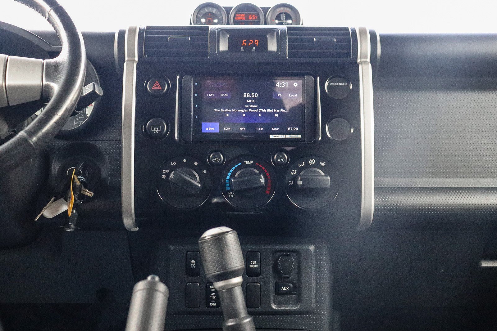 Used 2009 Toyota FJ Cruiser 2WD w/ Upgrade Pkg 2 image 14