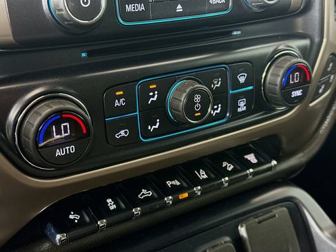 Used 2019 GMC Sierra 2500 Denali w/ Duramax Plus Package AWD/4WD image 16
