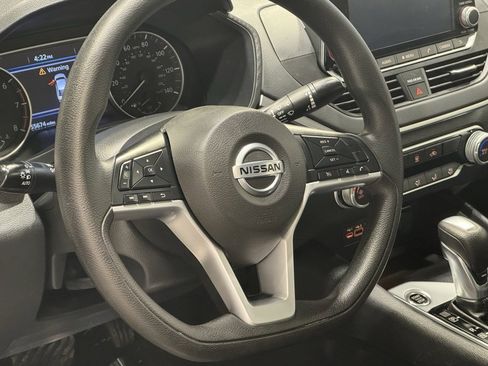 Certified 2022 Nissan Altima 2.5 SV image 16