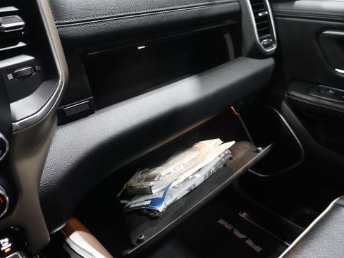 Used 2019 RAM 1500 Laramie image 39