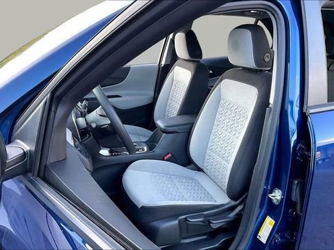 Used 2023 Chevrolet Equinox LS image 15