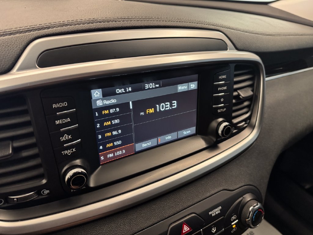 Used 2020 Kia Sorento LX AWD/4WD image 13