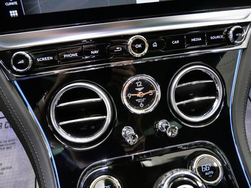 Used 2021 Bentley Continental GT AWD/4WD image 32