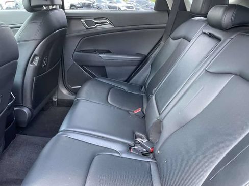 Certified 2025 Kia Sportage EX FWD image 9