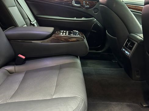 Used 2015 Hyundai Equus Signature RWD image 35