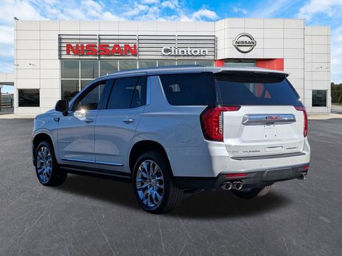 Used 2024 GMC Yukon Denali w/ Denali Reserve Package image 5
