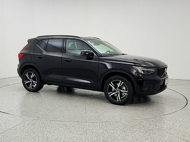 New 2026 Volvo XC40 B5 Core w/ Protection Package Premier AWD/4WD image 3